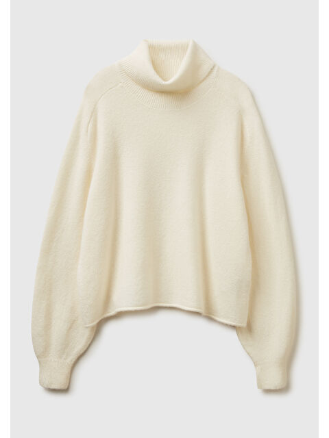 United Colors Of Benetton Kadın Krem Akrilik ve Yün Karışımlı Düşük Omuzlu Balıkçı Yaka Kazak - S000481909-19966