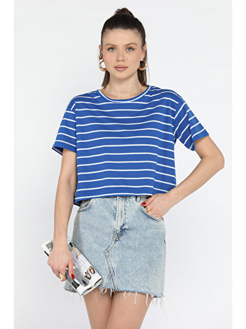 Gülseli Bisiklet Yaka Çizgili Kadın Tişört - S000365020-23710