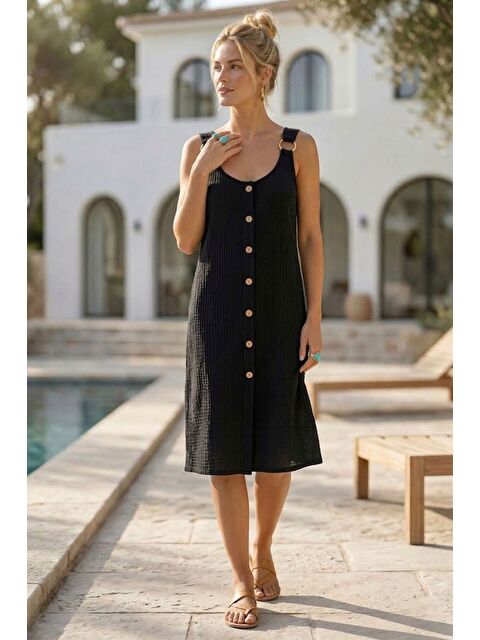 Chiccy Siyah Askılı Düğmeli Cepsiz Metal Halkalı Casual Müslin Dokuma Elbise 102 55