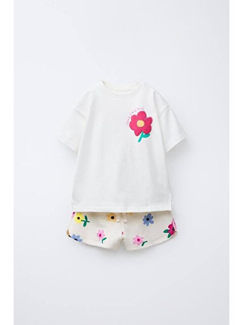 Monila Kız Çocuk Ekru Çiçek Baskılı Pamuklu Şortlu Altüst Takım