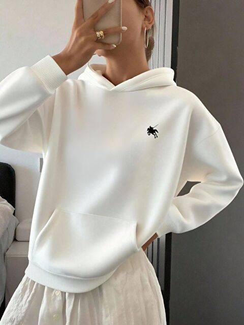 Trendseninle Kadın Beyaz Horse Baskılı Oversize Kapüşonlu Sweatshirt Hoodie - S000464640-20063