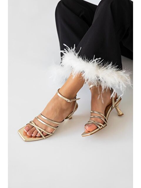 Straswans Ferne Kadın Topuklu Küt Burun Deri Sandalet Altın - S000512866-20076