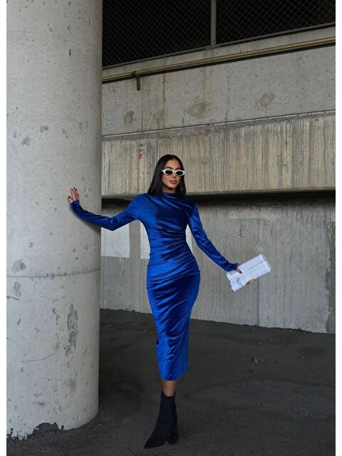 Jane's Kadın Uzun Kollu Yarım Balıkçı Yaka Büzgü Detay Kadife Kumaş Elbise - S000528416-17234