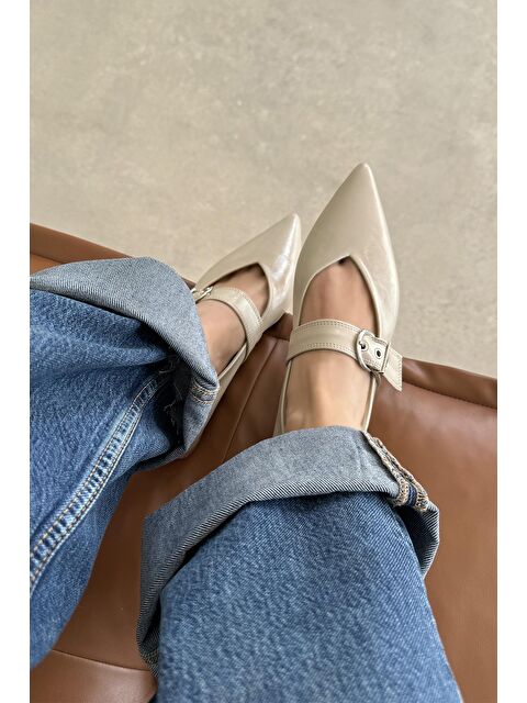 Straswans Bruno Kadın Kemer Detay Kırışık Deri Babet Bej - S000513070-19928