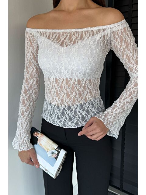 Gülseli Kadın Madonna Yaka İspanyol Kol Elastanlı Transparan Bluz - S000470106-20063