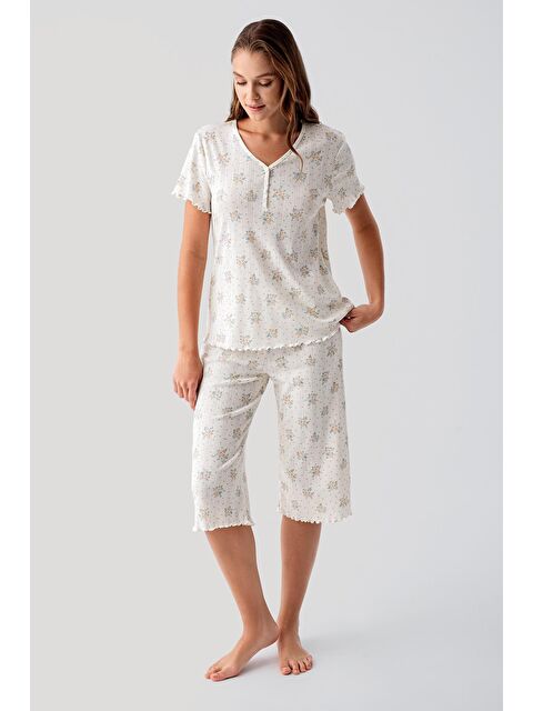 Artış Kısa Kollu Düğmeli Çiçek Desenli Ajurlu %100 Pamuk Kapri Pijama Takım 19204 - S000518796-10231