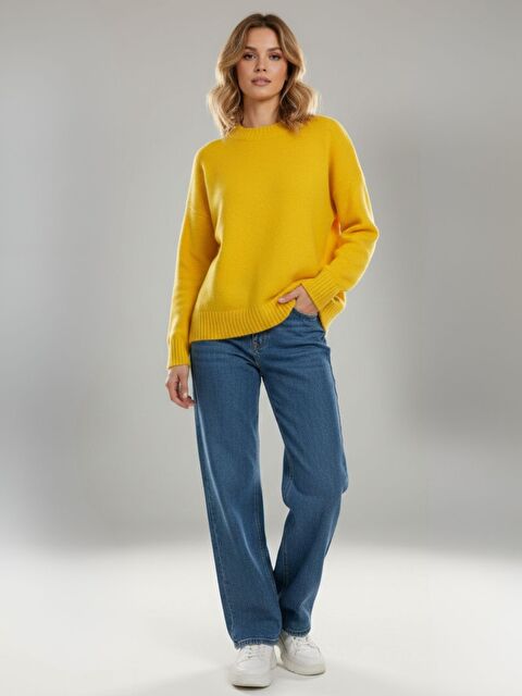 Trendseninle Sarı Geniş Kalıp Yumuşak Dokulu Dik Yaka Triko Kazak - S000503245-20072