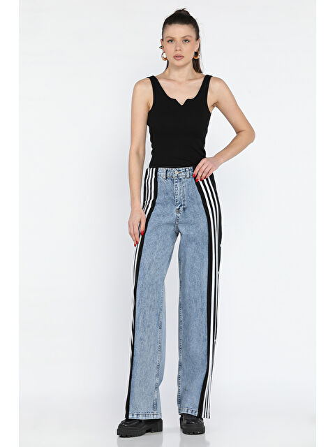 Gülseli Yan Çıtçıt Detaylı Şeritli Kadın Jean Pantolon - S000365054-19351