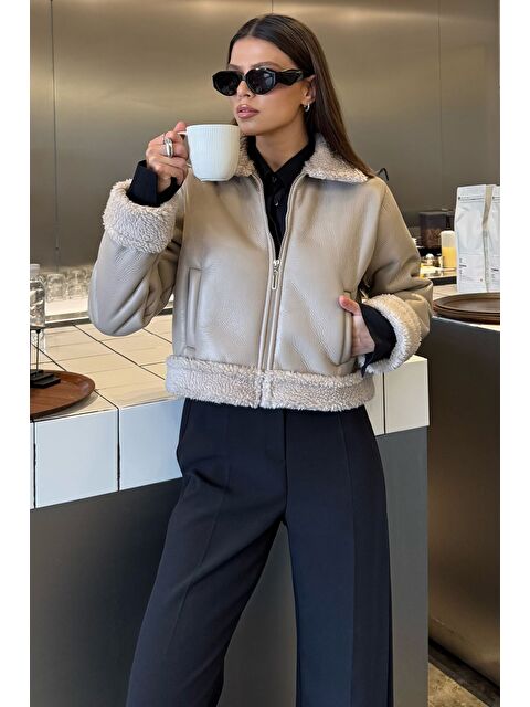 Gülseli İçi Pelüşlü Kadın Suni Deri Mont - S000445934-19928