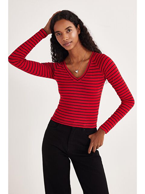 TUDORS Kadın Slim Fit Dar Kesim Çizgili Uzun Kollu Geniş Yaka Bluz - S000520982-23173