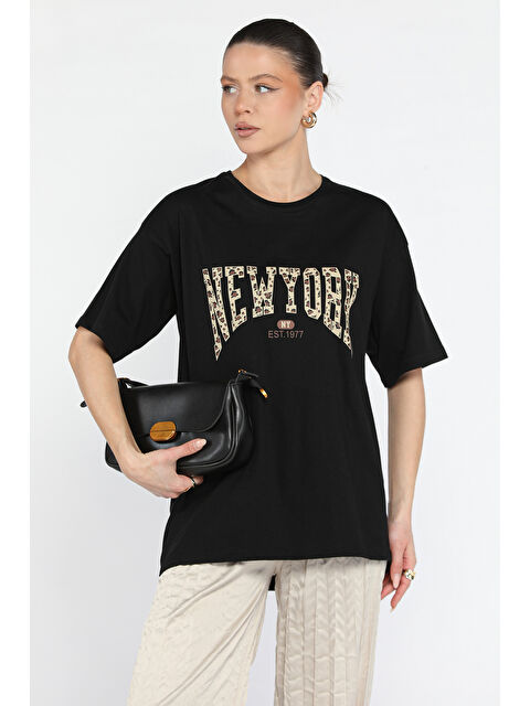 Gülseli Ön Leopar Desenli Yazı Baskılı Kadın Bisiklet Yaka Tişört - S000365061-19351