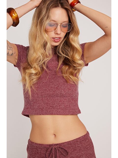 TUDORS Kadın Slim Fit Dar Kesim Yarım Balıkçı Yaka Kısa Kollu Bordo Bluz - S000521004-19951