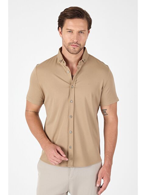 İMZA Koyu Bej Kısa Kol Düğmeli Yaka Cepsiz Performans Ürün Slim Fit Büyük Beden Gömlek 1004250256 - S000426844-19933
