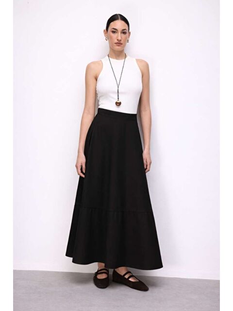 Mizalle Pamuklu Evaze Volanlı Maksi Siyah Etek - S000532406-19351