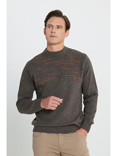 AC&Co / Altınyıldız Classics Erkek Sütlü Kahve-Turuncu Standart Fit Normal Kesim Bisiklet Yaka Triko Kazak - S000394377-4280