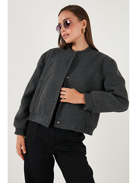 Lela Loose Fit Sıfır Yaka Çıtçıtlı Kaşe Kısa Mont 6810178 - S000424913-29666