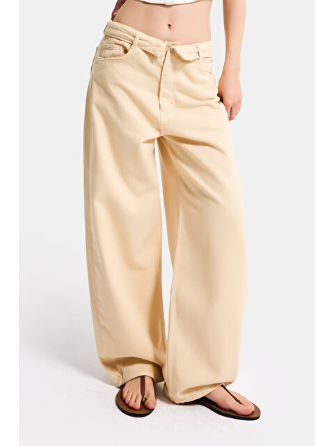 It's Basic Kadın Bej 6s6-57 Straight Fit Kemer Detaylı Özel Tasarım Denim Jean