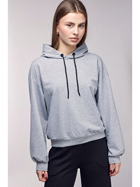 Saade Gri Kadın Oversize Kapüşonlu Basic Hoodie Sweatshirt - S000497529-20600