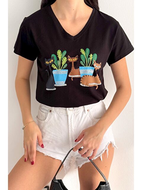 Chiccy Siyah V Yaka Kısa Kol Pul Payet Aplikeli Örme Regular Fit T-Shirt