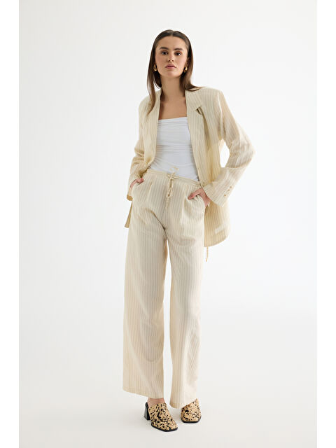 QUZU Çizgili Bağcıklı Bol Paça Pantolon Ekru - S000497533-19965