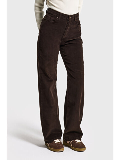 It's Basic Kadın Acı Kahve 26w5-136 Straight Cropped Fit Elastan Velvet Kadife Kumaş Pantolon - S000494429-37323