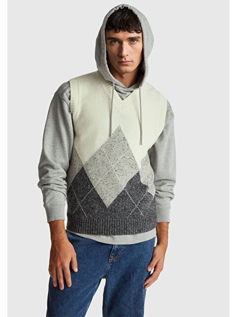 United Colors Of Benetton Erkek Krem Yün Karışımlı Baklava Desenli Ribana Detaylı Kolsuz Kazak Süveter - S000514082-19966