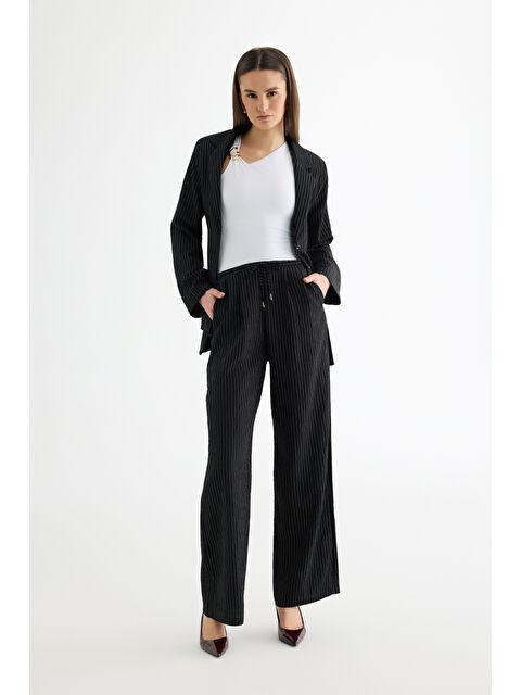 QUZU Çizgili Bağcıklı Bol Paça Pantolon Siyah - S000497533-19351