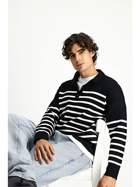 Kiğılı Polo Yaka Oversize Ekstra Rahat Kesim Çizgili Triko Kazak