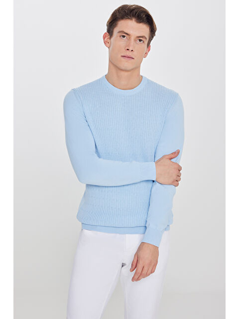 AC&Co / Altınyıldız Classics Erkek Buz Mavisi %100 Pamuk Standart Fit Normal Kesim Bisiklet Yaka Jakarlı Triko Kazak - S000523501-3053