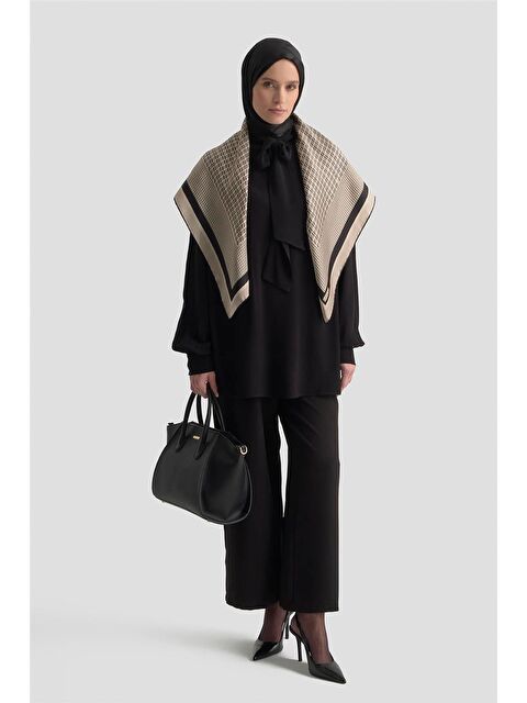 ARMİNE Fularlı Dökümlü Bluz Siyah - S000493760-19351