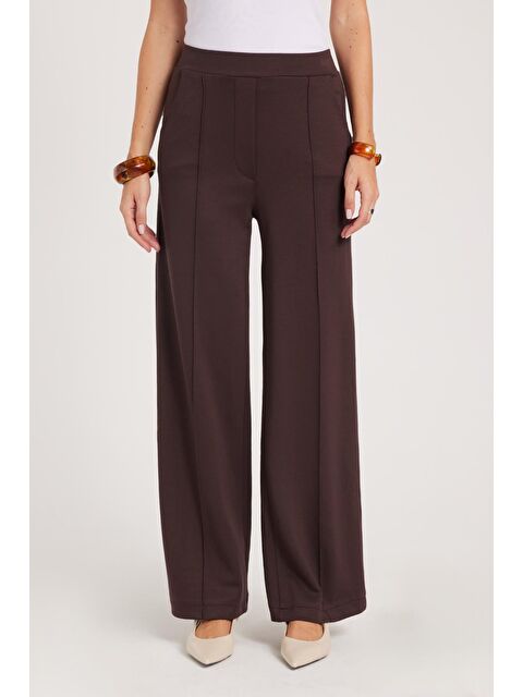 TUDORS Kadın Relax Fit Rahat Kesim Modal Kumaş Yüksel Bel Geniş Paça Kahverengi Pantolon - S000526203-19413