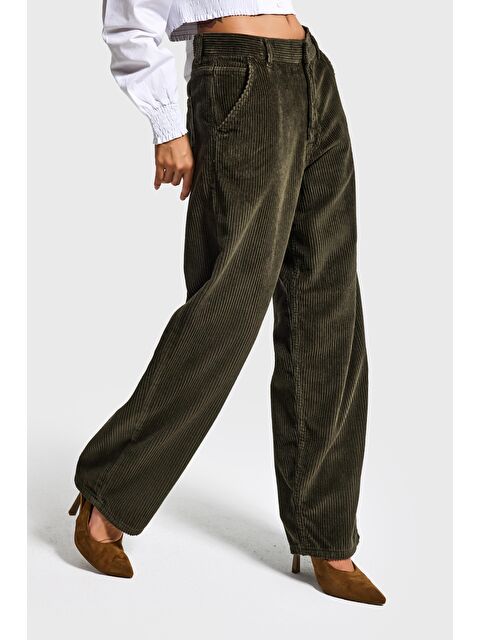 It's Basic Kadın Haki Juniper 26w5-15 Skater Fit Fitilli Velvet Kadife Kumaş Pantolon - S000494153-18547