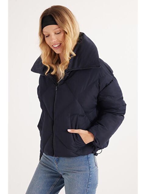 TUDORS Kadın Oversize Geniş Kesim Şişme Dik Yaka Lacivert Mont - S000526207-21164