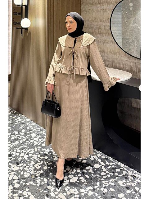 Lamelif Geniş Yakalı Etekli Takım Bej - S000515466-19928