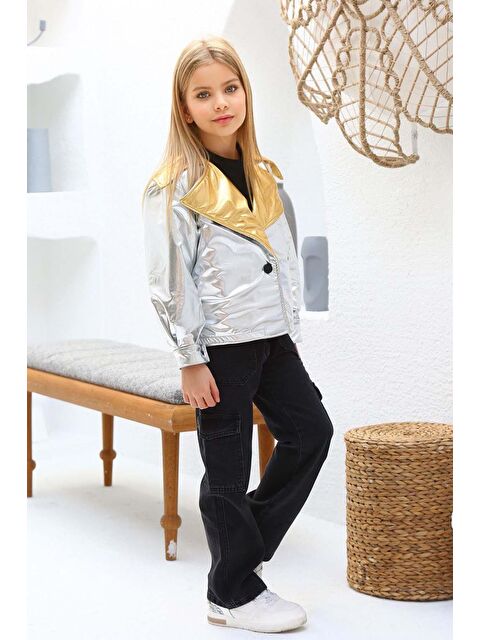Riccotarz Kız Çocuk Yakası ve Kenarları Gold Detaylı Parlak Kumaş Gümüş Ceket - S000497862-18105