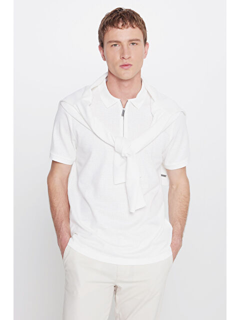 Altınyıldız Classics Erkek Ekru Pamuklu Slim Fit Dar Kesim Polo Yaka Jakarlı Esnek Tişört - S000512193-19965