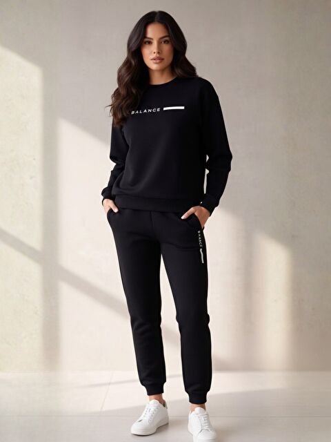 Trendseninle Tam Siyah Balance Baskılı Bisiklet Yaka Alt Üst Eşofman Takımı - S000504149-19351