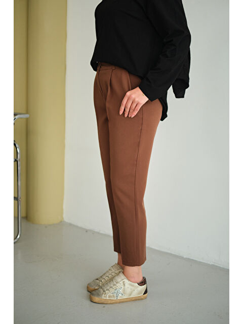 Locco Moda Kadın Pileli Düz Paça Pantolon Kahverengi - S000494438-19413