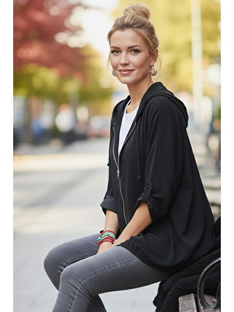 Chiccy İtalyan Siyah Kapüşonlu 3/4 Kol Fermuarlı Cepli Casual Pamuklu Dokuma Ceket 70 70 - S000508220-19351