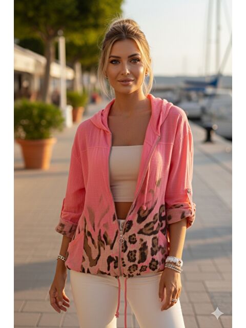 Chiccy İtalyan Pembe Düğmeli Uzun Kollu Cepli Kapüşonlu Fermuarlı Baskılı Regular Boy Dokuma Ceket 68 65 - S000508218-20024