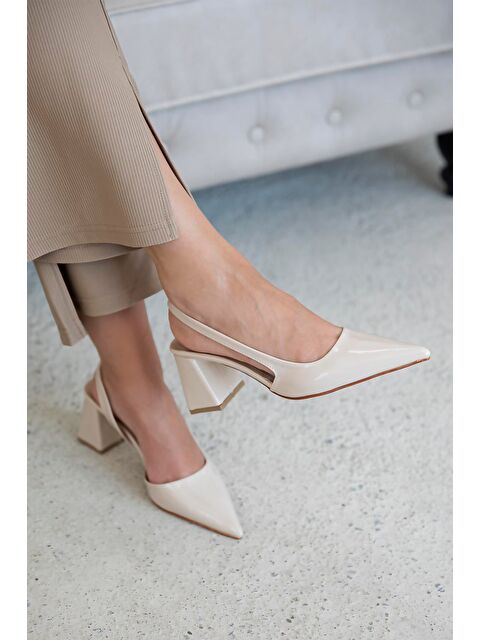 Straswans Luan Kadın  Rugan Topuklu  Ayakkabı Bej - S000526237-19928