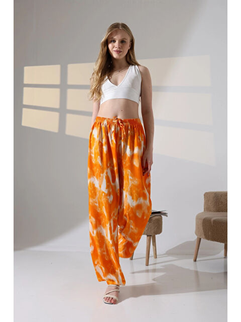 Hazelin Kadın Turuncu Desenli Beli Lastikli Cepsiz Bol Kesim Viskon Pantolon HZL25S-DSB17771 - S000389494-20013