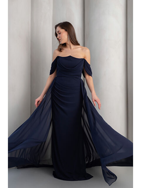 Lafaba Kadın Lacivert Kayık Yaka Kuyruklu Uzun Şifon Abiye Elbise