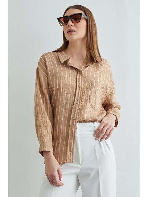 Fullamoda Çizgili Krep Kumaş Tek Cepli Arkası Uzun Salaş Gömlek - S000380963-19413