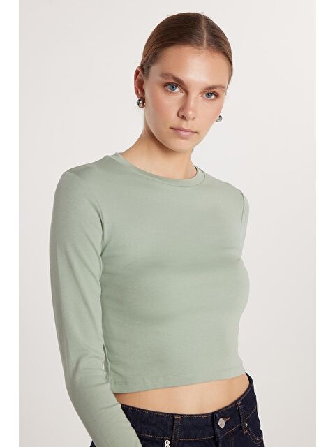 TUDORS Kadın Slim Fit Pamuklu Uzun Kol Düz Yeşil Bisiklet Yaka Bluz - S000521063-18194