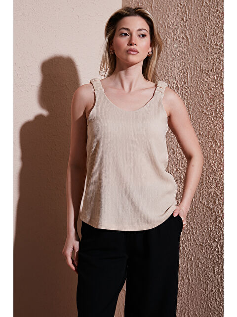 Fashion Friends Standart Fit V Yaka Büzgülü Kalın Askılı Bluz 25Y0513K1 - S000375868-19928