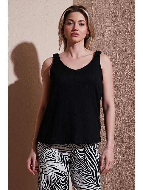 Fashion Friends Standart Fit V Yaka Büzgülü Kalın Askılı Bluz 25Y0513K1 - S000375868-19351