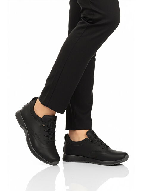 Ayakmod Siyah Zümrüt Lastik Bağcıklı Kadın Casual Ayakkabı 1900 Z