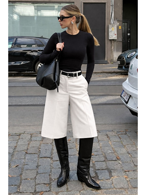 Madmext Beyaz Yüksek Bel Kloş Kadın Bermuda Şort Mg2590 - S000466062-20063