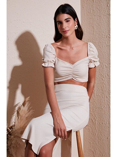 Lela Slim Fit Büzgü Detaylı Kalp Yaka Crop Bluz 5865601 - S000145726-25636